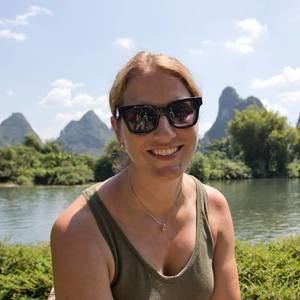 Meet your Posher, Carrie